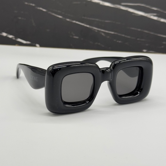 NEW LOEWE SQUARE SUNGLASSES LW40098I 01A BLACK GREY LOEWE WOMEN EYEWEAR - Picture 3 of 10
